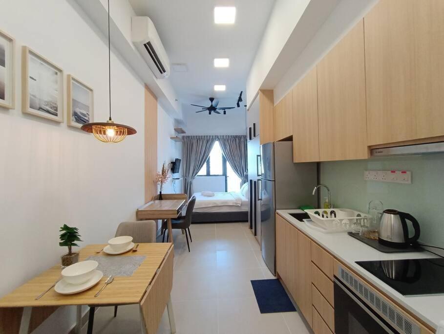 Cl 29A Insta Klcc View & Infinity Pool Apartment กัวลาลัมเปอร์ ภายนอก รูปภาพ