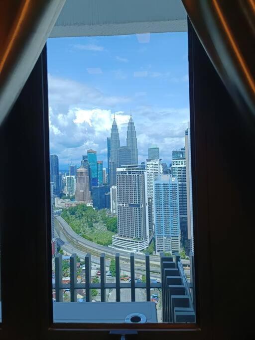 Cl 29A Insta Klcc View & Infinity Pool Apartment กัวลาลัมเปอร์ ภายนอก รูปภาพ